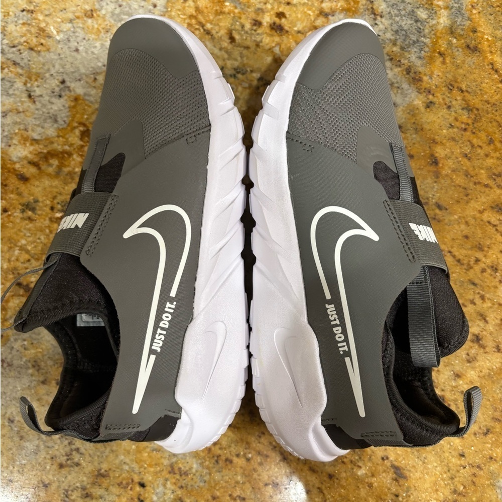 Nike Flex Runner 2 GS 'Flat Pewter' size 6 - Picture 8 of 9